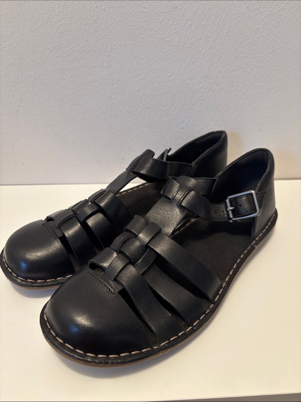 Clark’s Black Leather Fisherman Sandals - Classic Buckle Closure 9.5 41